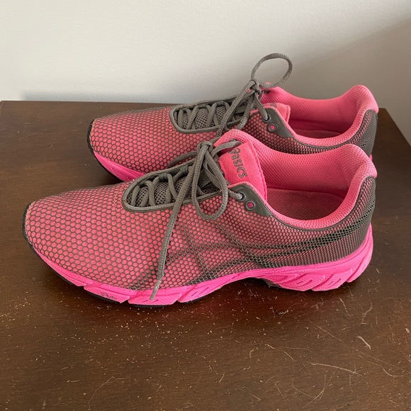 ASICS runner gently used - Picture 2 of 7